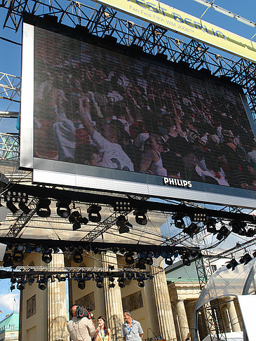 Bühne auf dem Fanfest Foto 