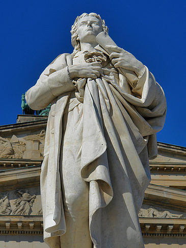 Schillerdenkmal mit Konzerthaus Fotos