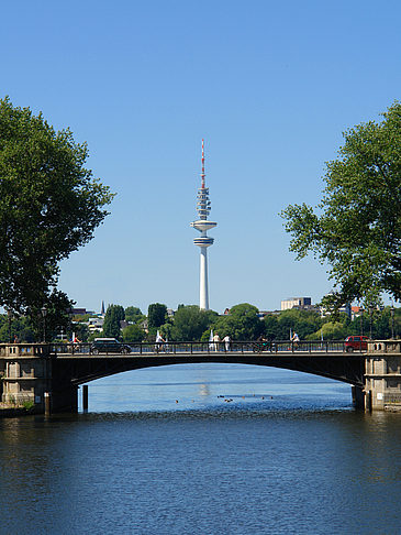 Schwanenwikbrücke und Heinrich-Hertz-Turm Fotos