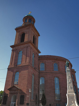 Foto Paulskirche mit Statue - Frankfurt am Main