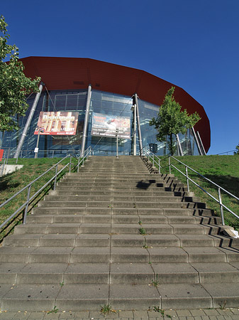 Kölnarena auf der Treppe Foto 