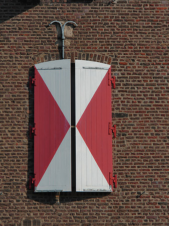 Fenster des Kölnischen Stadtmuseums Fotos