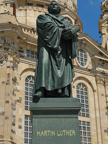 Frauenkirche und Lutherdenkmal