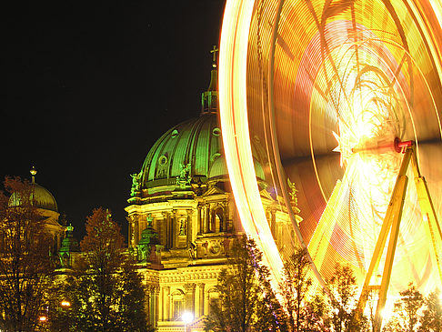 Berliner Dom bei Nacht