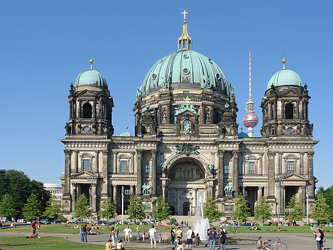 Foto Berliner Dom mit Fernsehturm