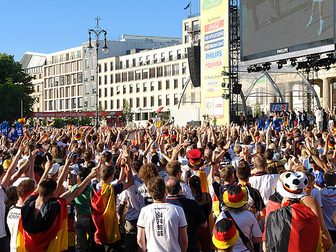 Bühne auf dem Fanfest