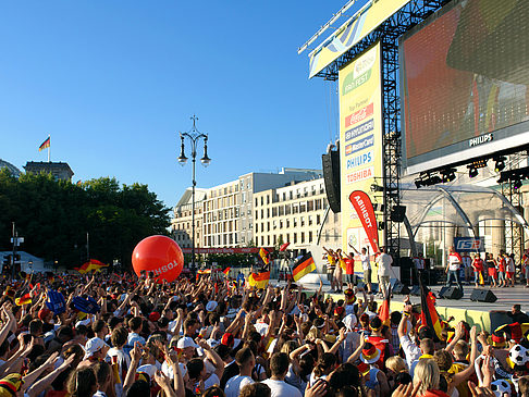 Bühne auf dem Fanfest