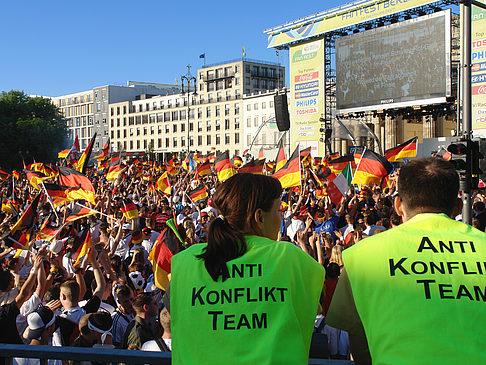 Fotos Anti Konflikt Team - Fanfest | Berlin