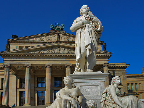 Fotos Schillerdenkmal mit Konzerthaus | Berlin