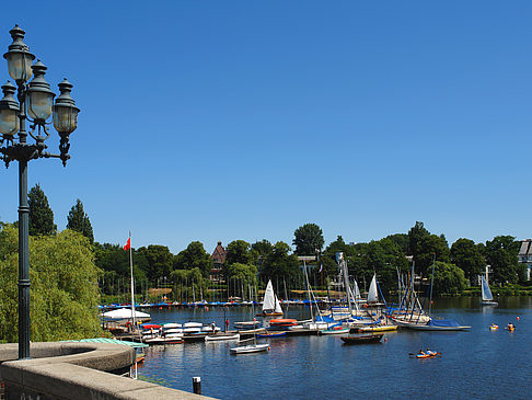 Foto Bootsverleih und Hafen auf der Außenalster