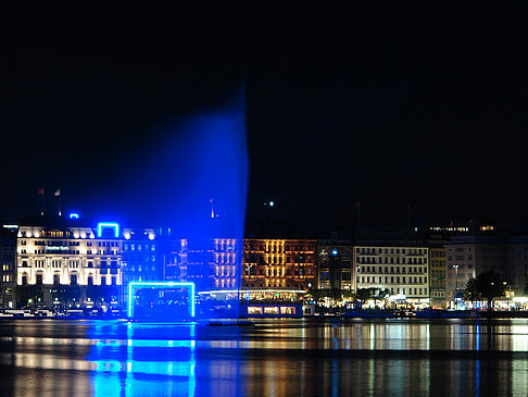 Fontäne auf der Binnenalster Fotos