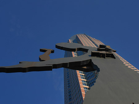 Foto Hammering Man von unten - Frankfurt am Main