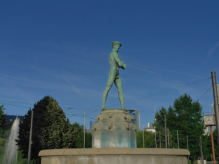 Merkurbrunnen Fotos