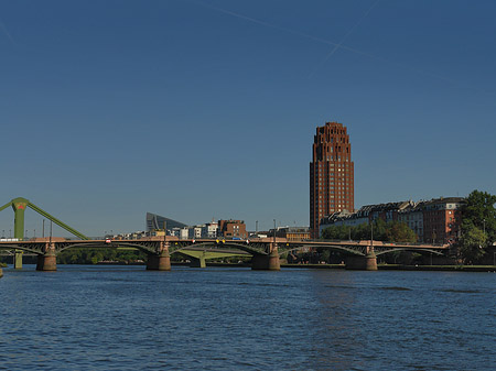 Main Plaza und Untermainbrücke