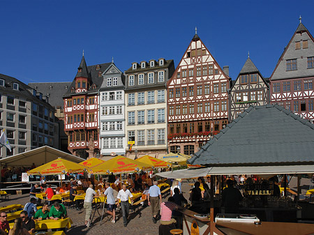 Foto Römer mit Schirmen - Frankfurt am Main