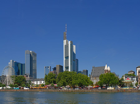 Foto Skyline von Frankfurt mit Riesenrad - Frankfurt am Main