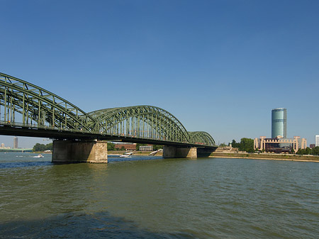 Foto Hohenzollernbrücke reicht ans Kennedyufer - Köln