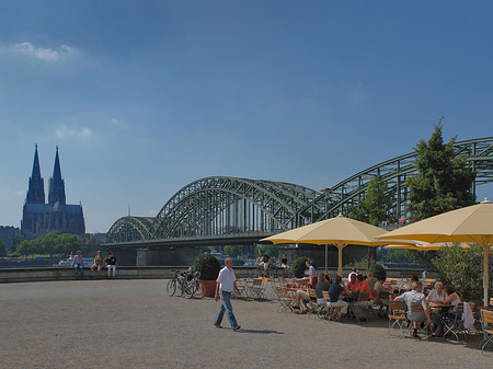 Foto Hohenzollernbrücke am Kölner Dom