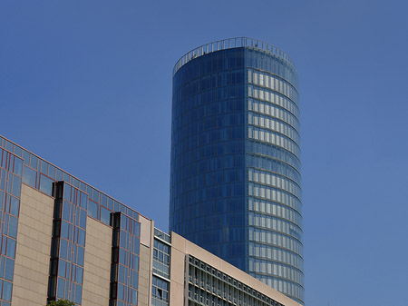 Fotos Triangelturm hinter Häusern | Köln